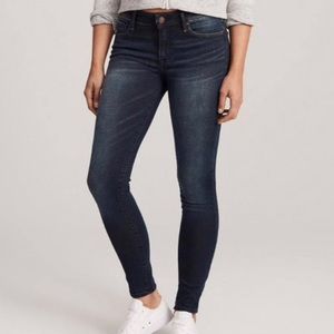 A&F Harper Super Skinny Jeans, Size 28R
